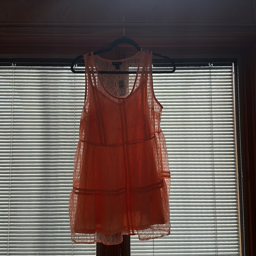 Coral lace tunic with cami size 10 m/l